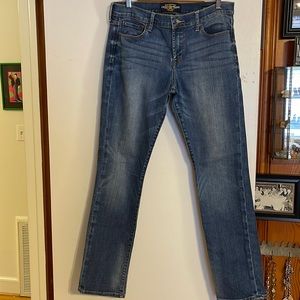 Lucky Brand straight legs light wash jeans